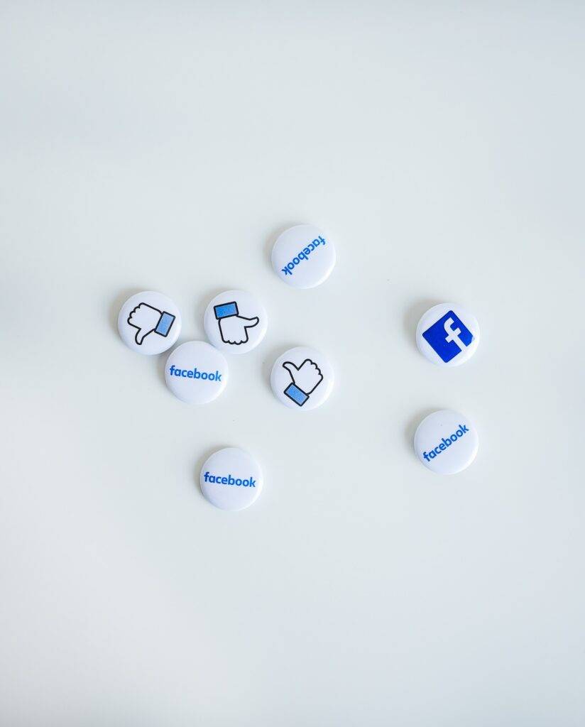 FB thumbs up facebook pixel