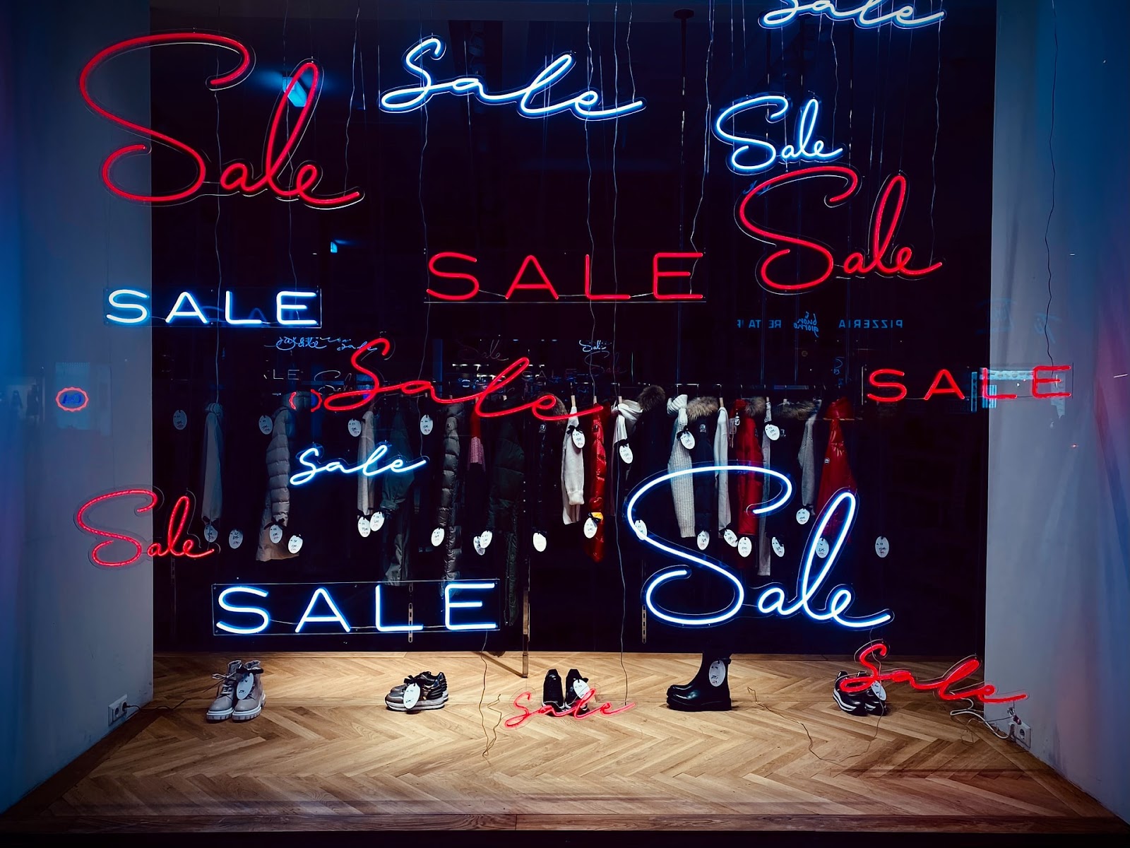 sale signs discount pricing strategy