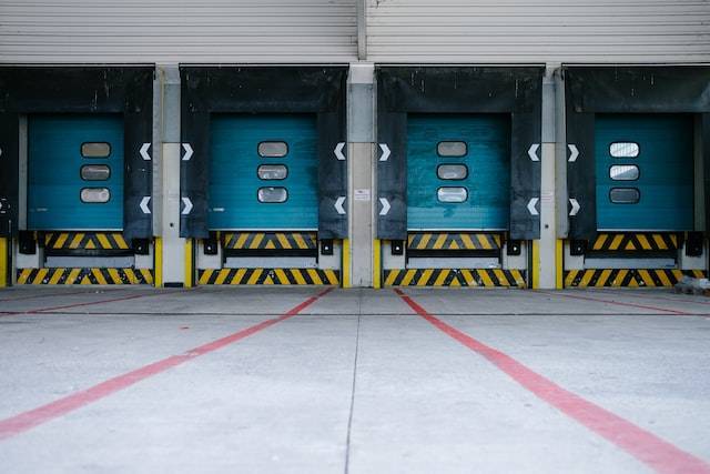 warehouse loading bays wholesale vs distributor